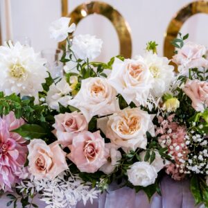 Luxury wedding restaurant decoration with flowers