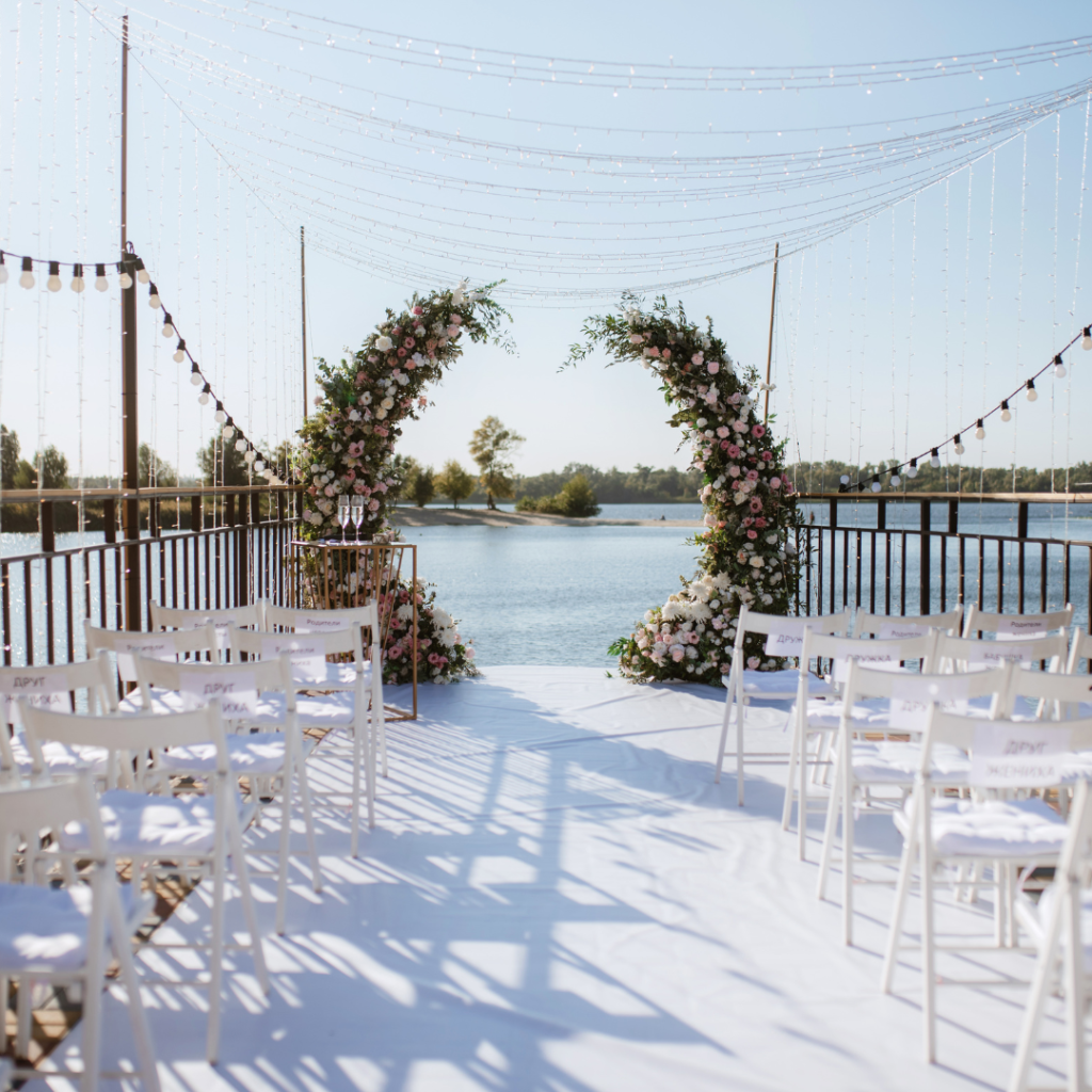 VNV Events-10 Rustic Cabin Wedding Venues Across the U.S.-imagen 2